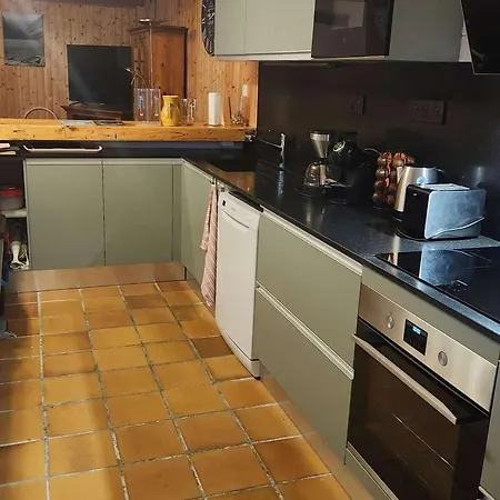 Maison Au Centre Du Village, Cour Privative, Au Calme, Wi-fi, Cheminee, Ideale Pour Familles. - Fr-1-401-234 Feriehus Cauterets