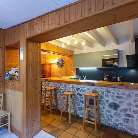 בית נופש Maison Au Centre Du Village, Cour Privative, Au Calme, Wi-fi, Cheminee, Ideale Pour Familles. - Fr-1-401-234 קאוטרט