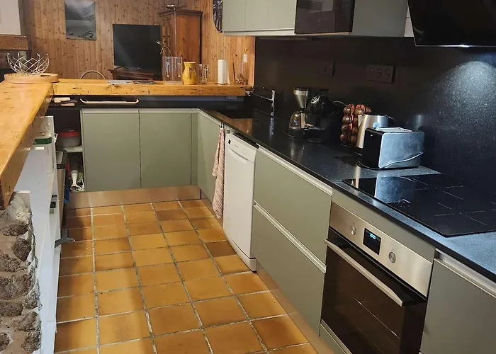 Maison Au Centre Du Village, Cour Privative, Au Calme, Wi-fi, Cheminee, Ideale Pour Familles. - Fr-1-401-234 Feriehus Cauterets