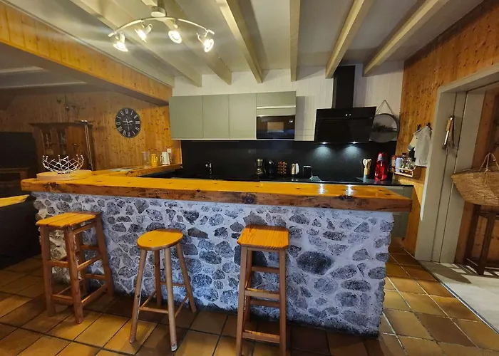 Maison Au Centre Du Village, Cour Privative, Au Calme, Wi-fi, Cheminee, Ideale Pour Familles. - Fr-1-401-234 *