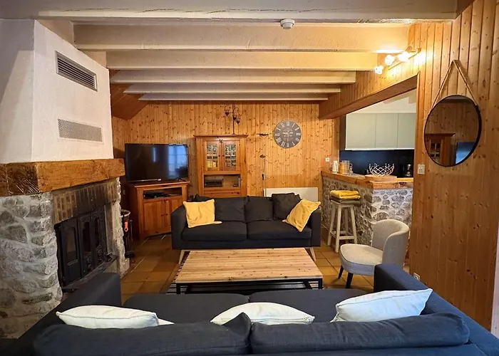 Maison Au Centre Du Village, Cour Privative, Au Calme, Wi-fi, Cheminee, Ideale Pour Familles. - Fr-1-401-234 Feriehus